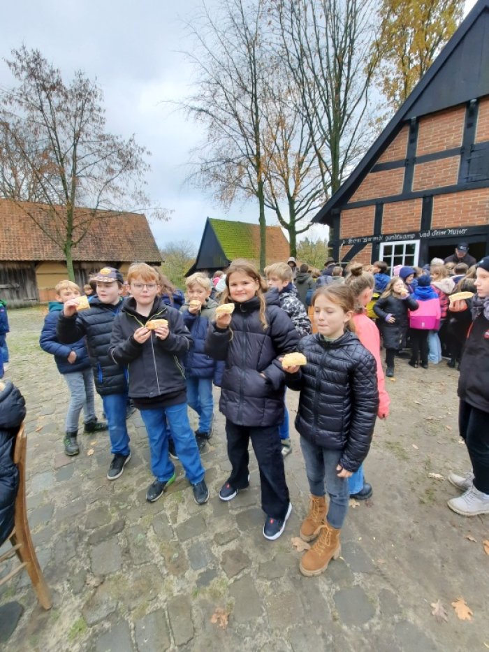 Tag des Baumes beim Heimathof